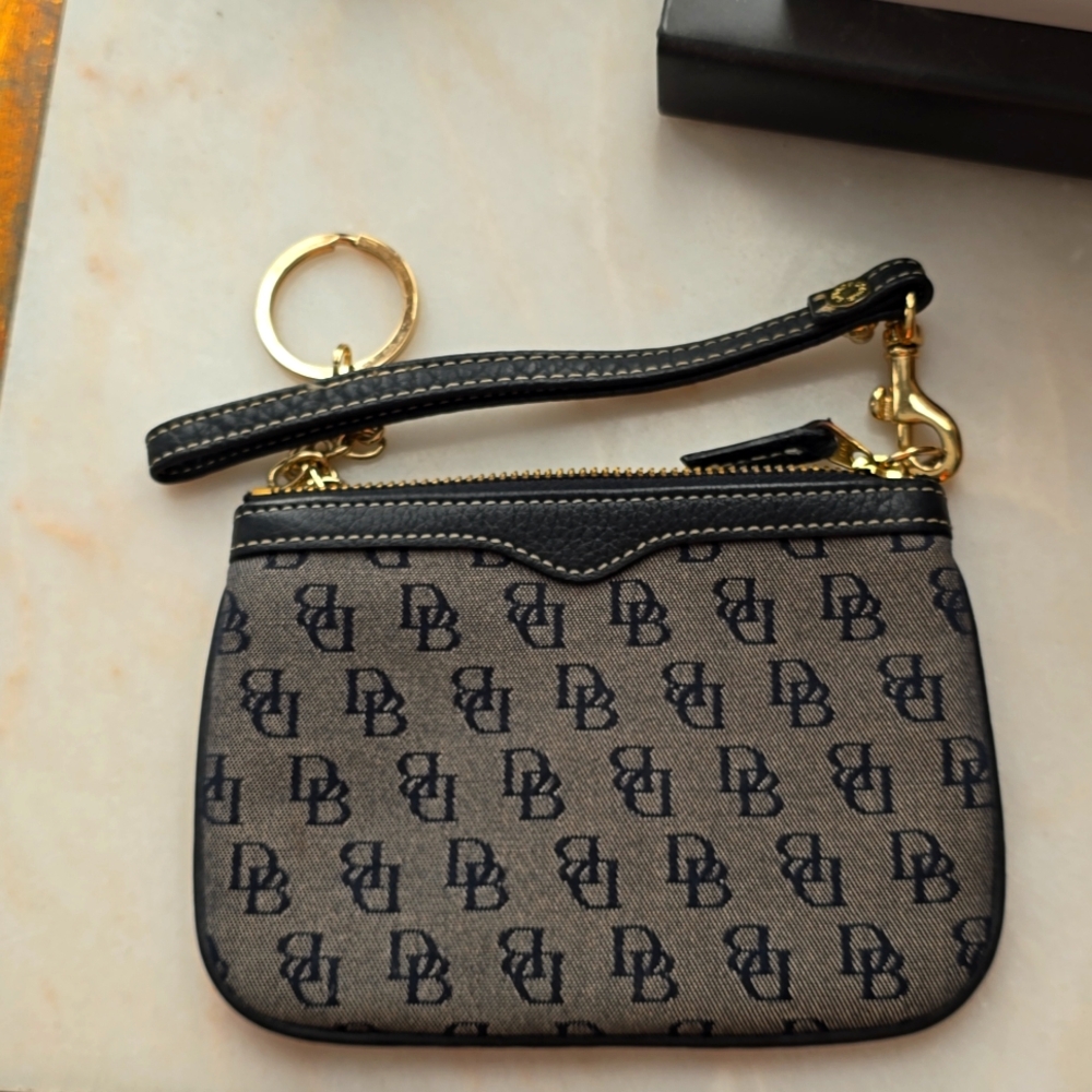 Vintage Dooney & Bourke Wristlet